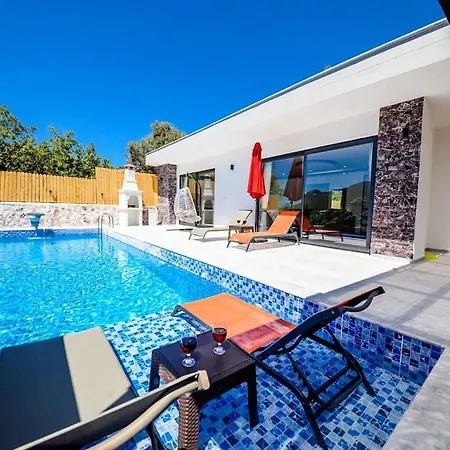 Вилла Peaceful Private Pool And Jacuzzi *